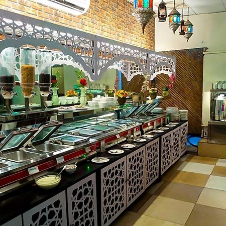 Rose Palace Hotel Lahore Esterno foto