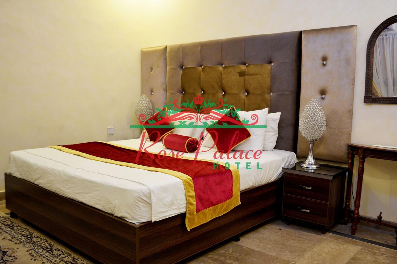 Rose Palace Hotel Lahore Esterno foto
