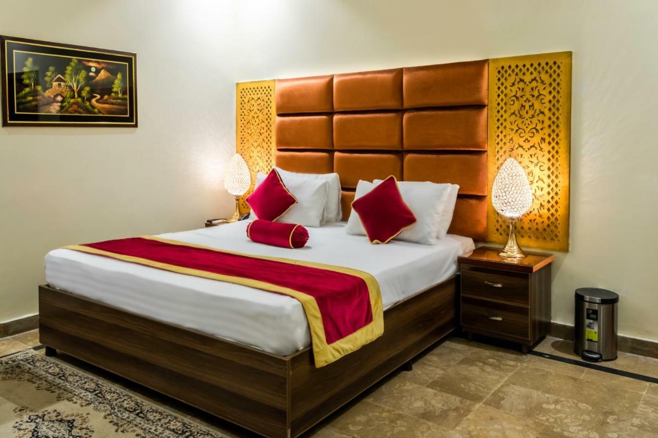 Rose Palace Hotel Lahore Esterno foto