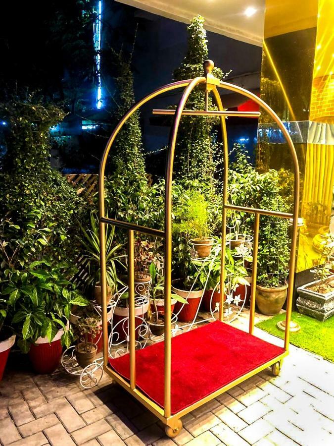Rose Palace Hotel Lahore Esterno foto